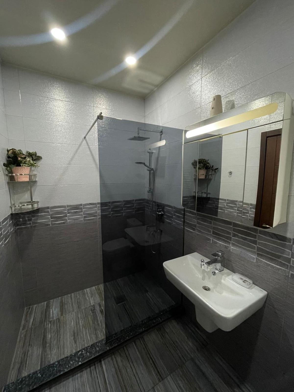 Apartment Anzi Batumi Exterior photo