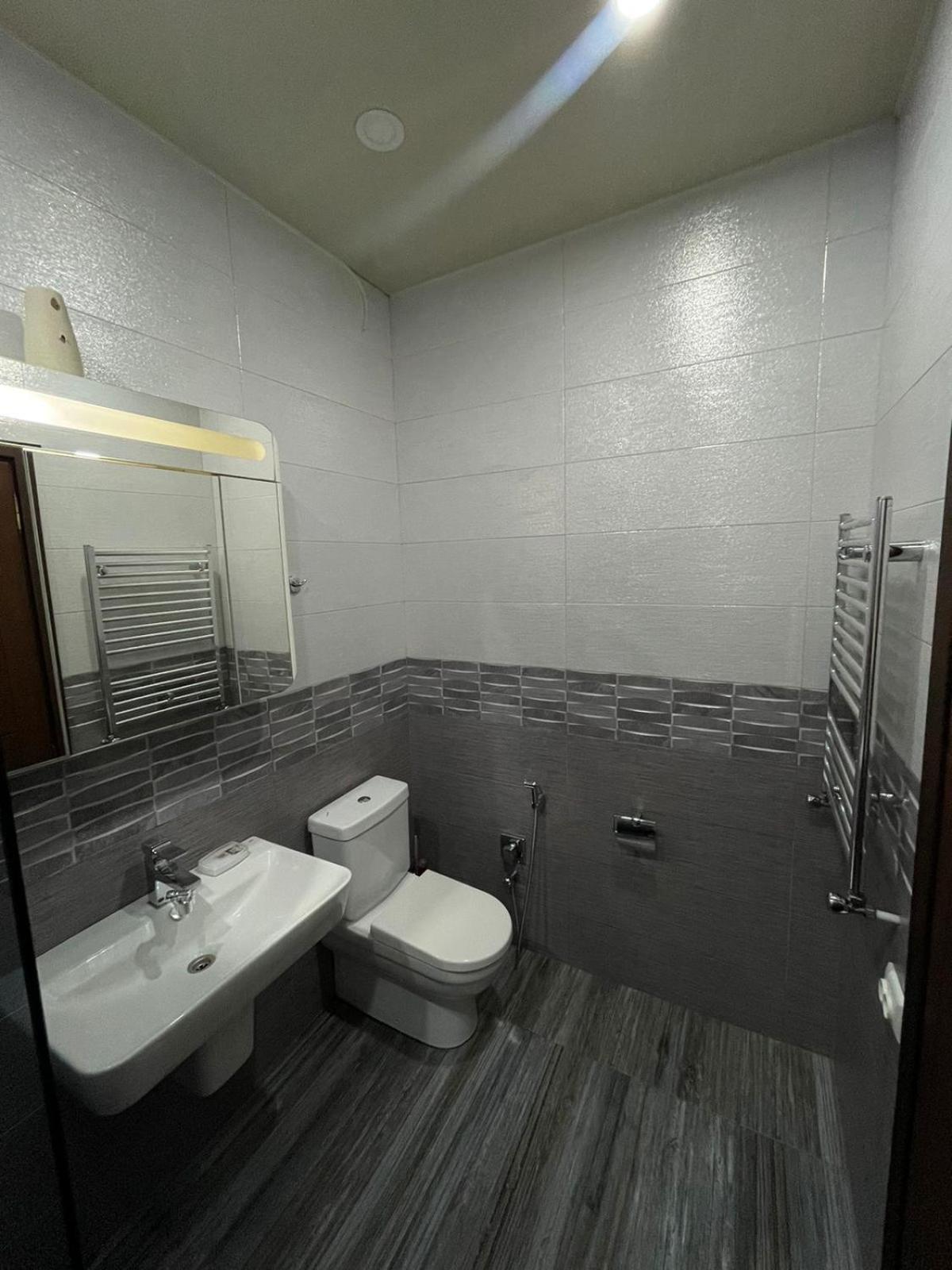 Apartment Anzi Batumi Exterior photo