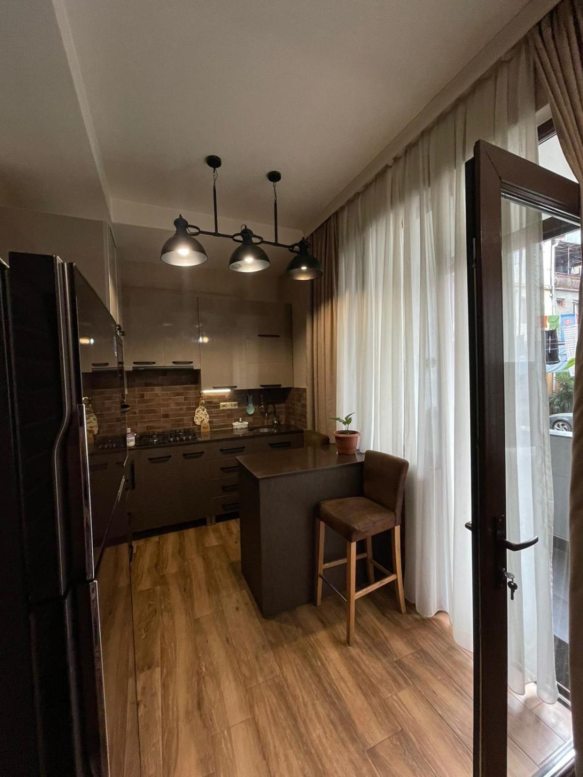 Apartment Anzi Batumi Exterior photo