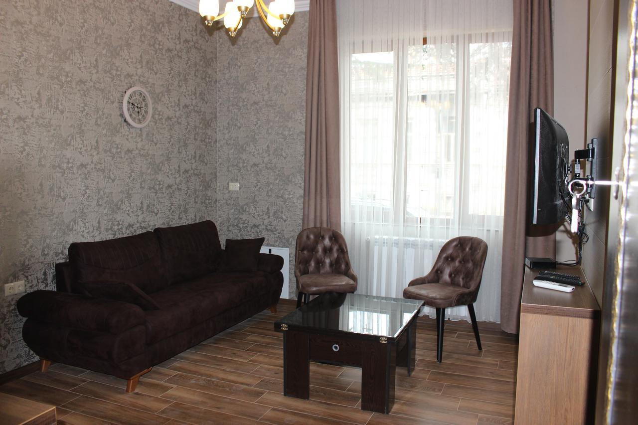 Apartment Anzi Batumi Exterior photo